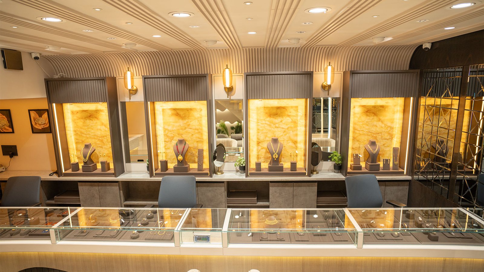Yas Jewellers Store Showcase