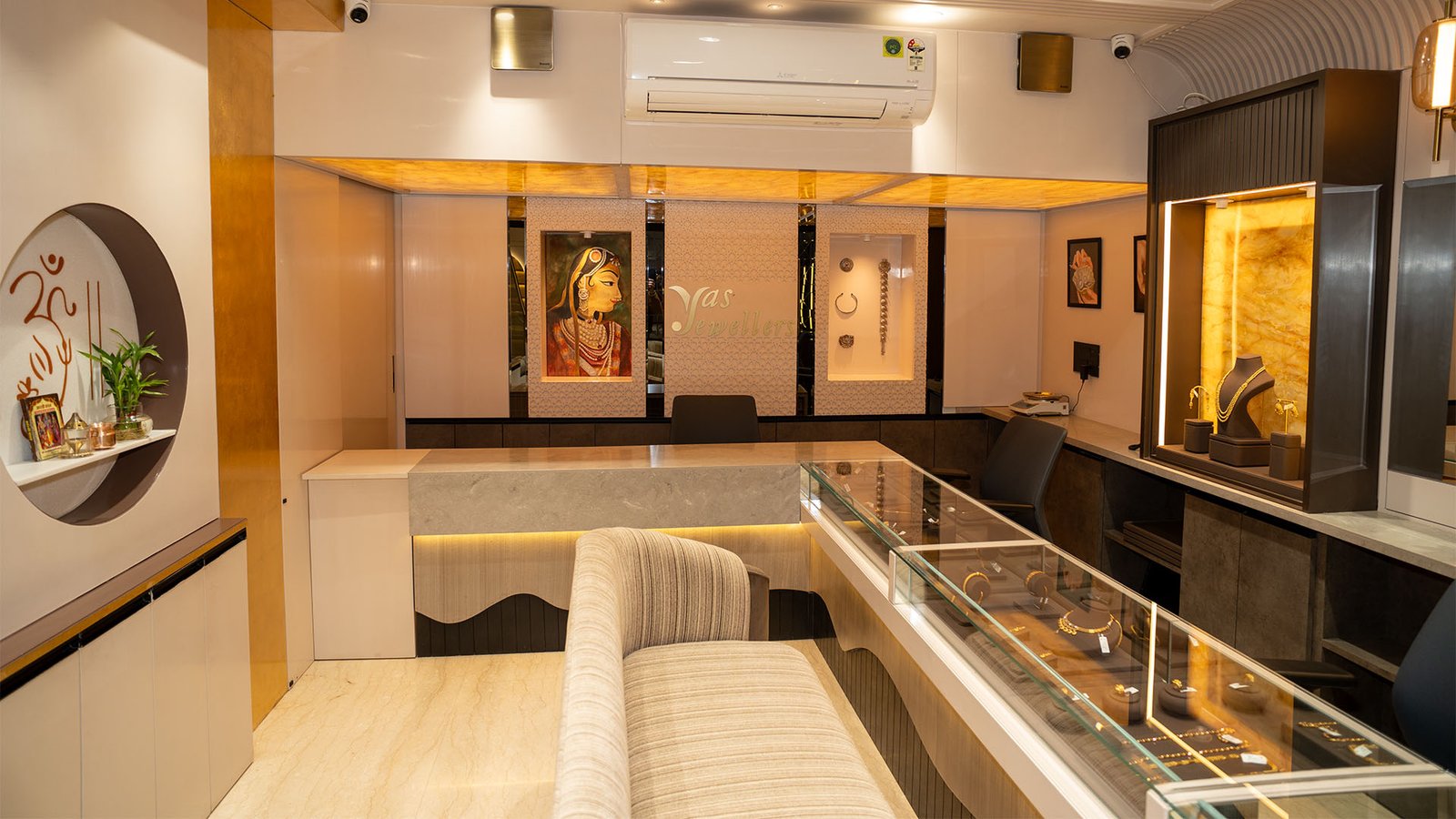 Yas Jewellers Store Showcase