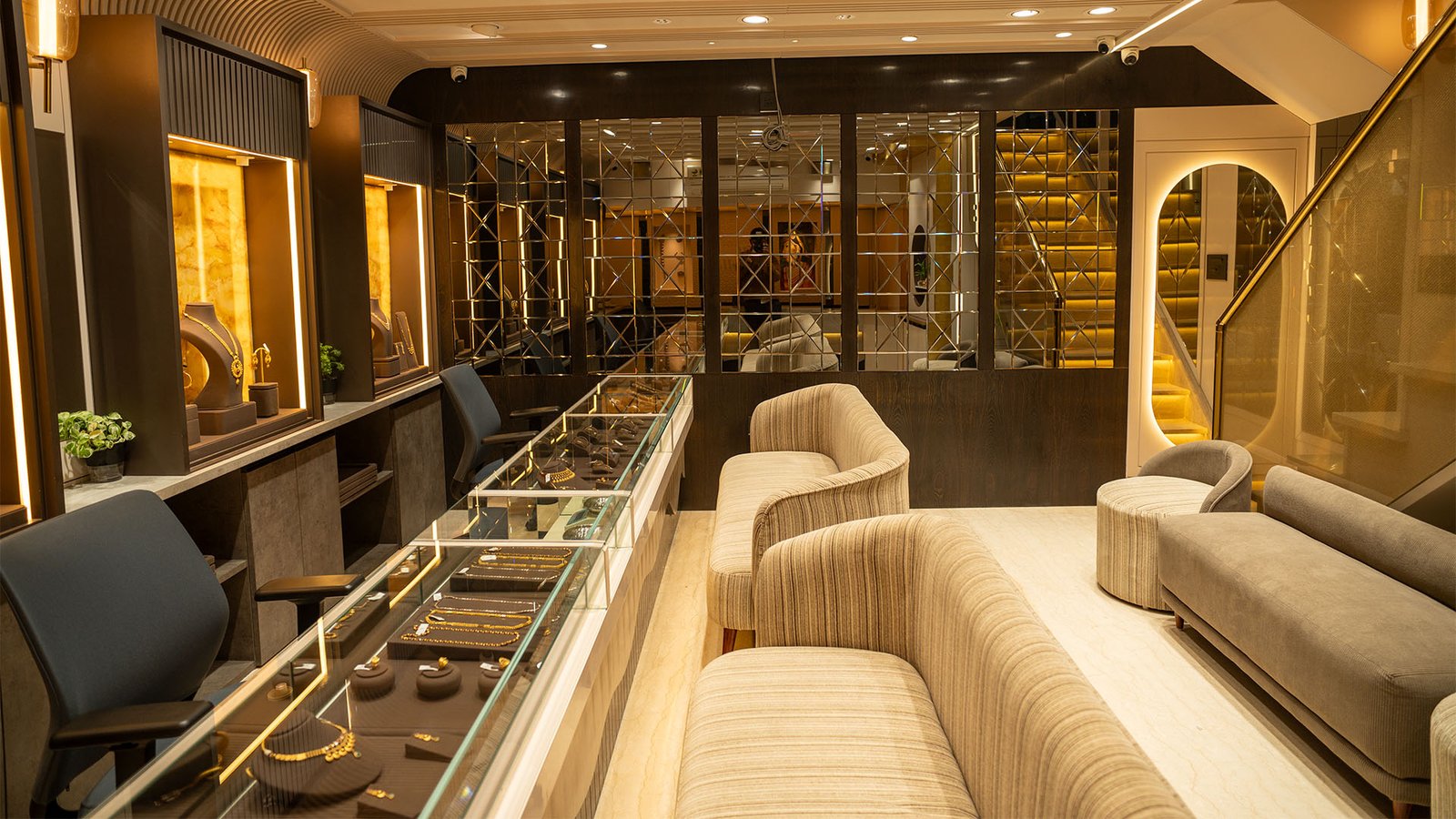Yas Jewellers Store Showcase