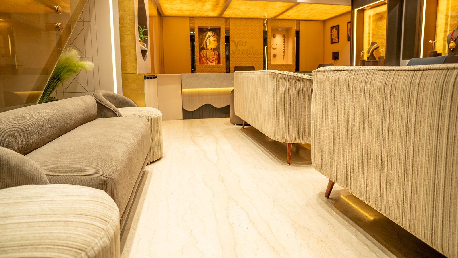 Yas Jewellers Store Showcase